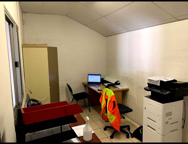 230M² FACTORY TO LET IN GOODWOOD CENTRAL